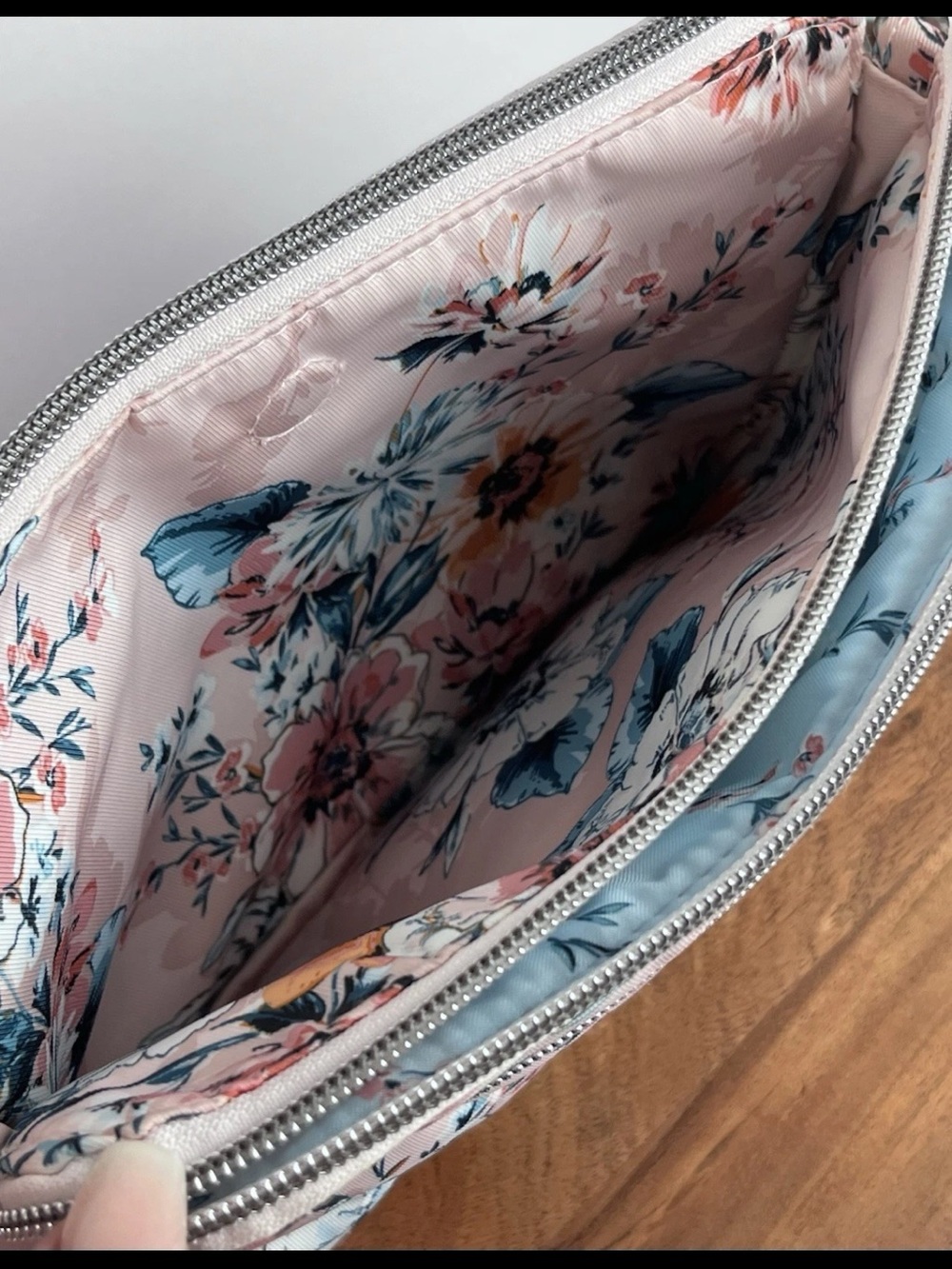 VERA BRADLEY Peach Blossom Bouquet Pattern Performance Twill Crossbody Purse Bag - Picture 6 of 10